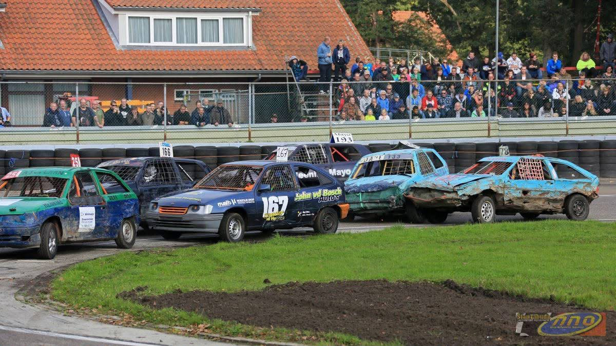 Sander van der Heijden met #167 aan de start tijdens de Autocrossdag Ter Apel 2014